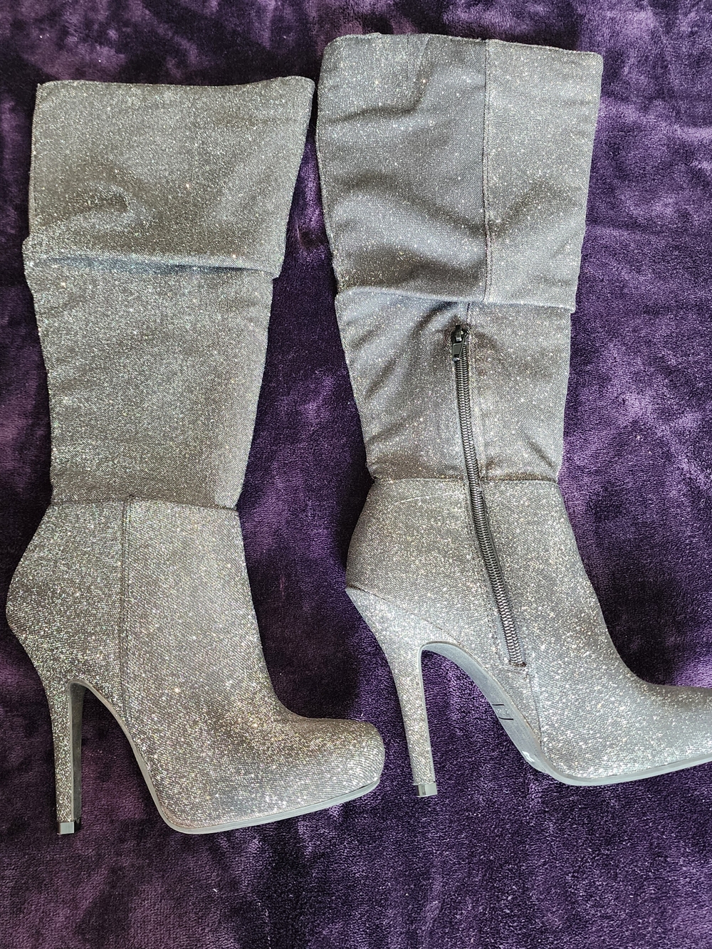 Glitter Knee-High Andiamo Stiletto Boots - Sparkling Black